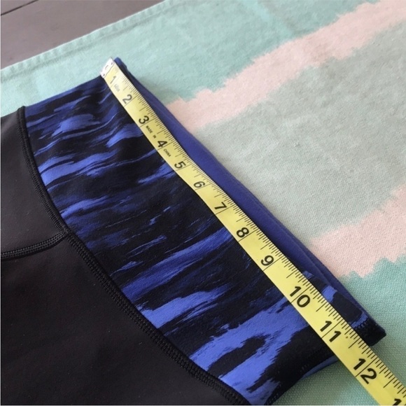 Lululemon Reversible Capri Cropped Legging Pants - Picture 10 of 12